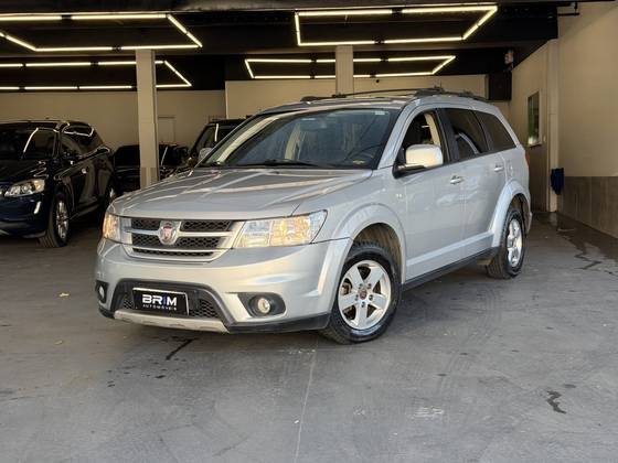 FIAT FREEMONT 2.4 EMOTION 16V GASOLINA 4P AUTOMÁTICO FIAT FREEMONT 2.4 EMOTION 16V GASOLINA 4P AUTOMÁTICO